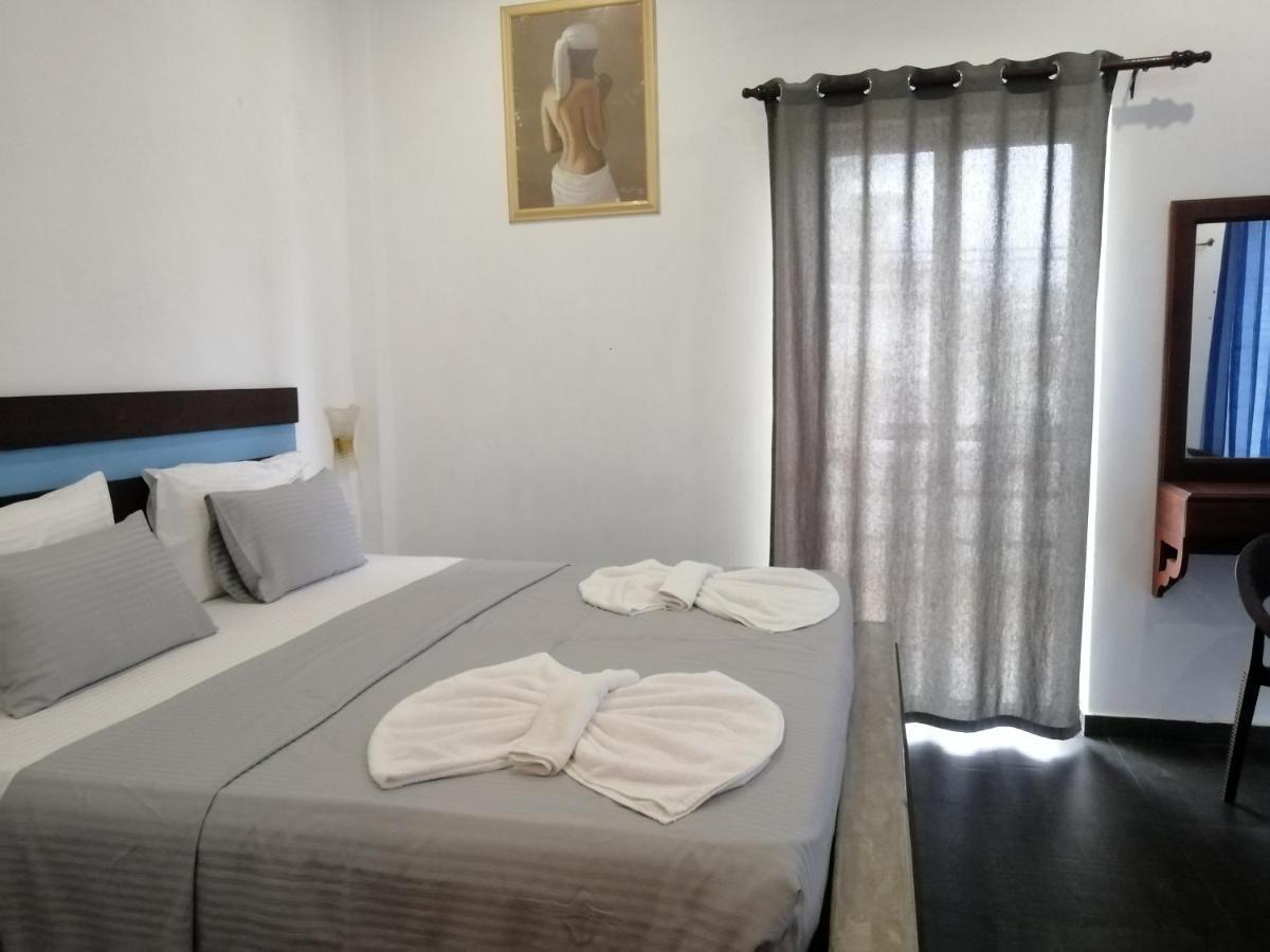 Le Petit Hotel & Restaurant Negombo Eksteriør billede
