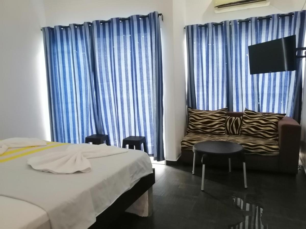 Le Petit Hotel & Restaurant Negombo Eksteriør billede