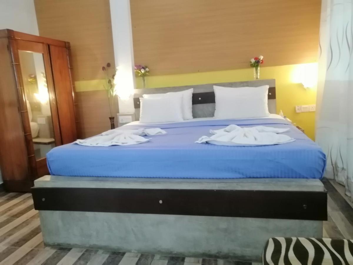 Le Petit Hotel & Restaurant Negombo Eksteriør billede