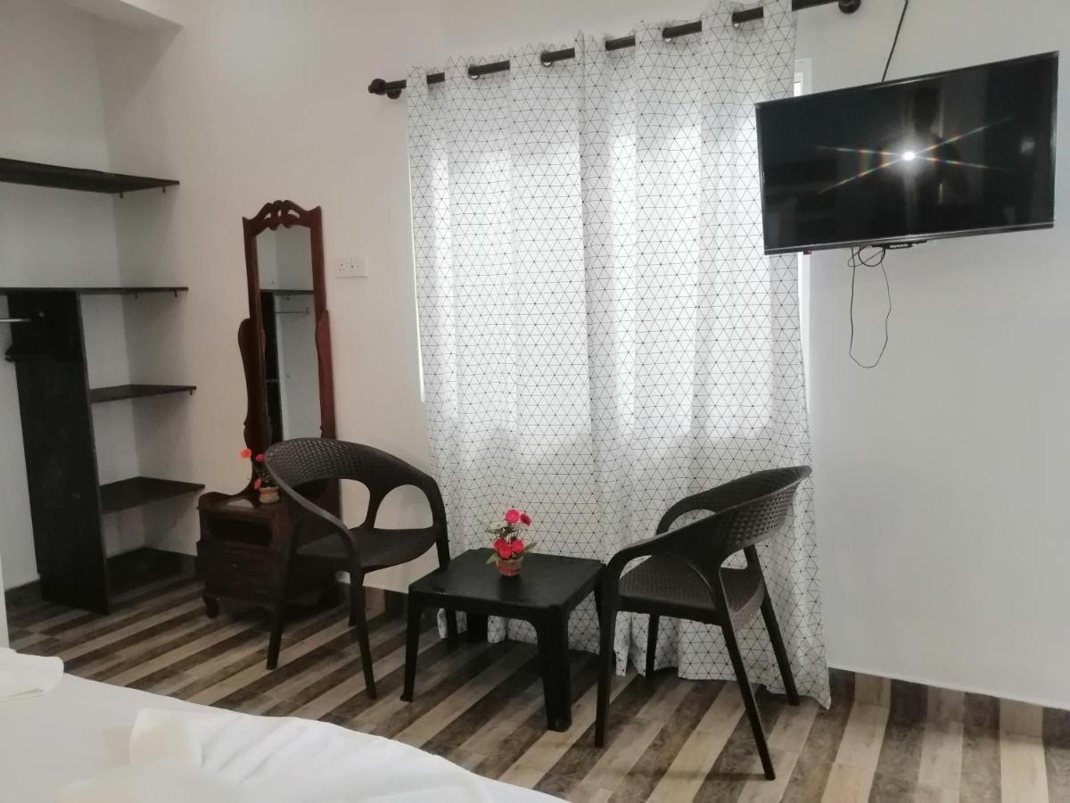 Le Petit Hotel & Restaurant Negombo Eksteriør billede