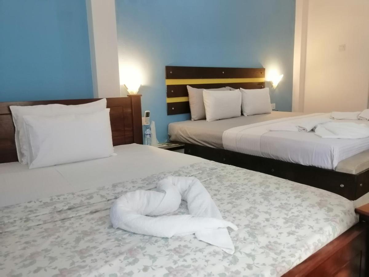Le Petit Hotel & Restaurant Negombo Eksteriør billede