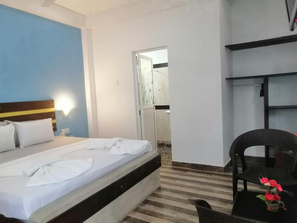 Le Petit Hotel & Restaurant Negombo Eksteriør billede