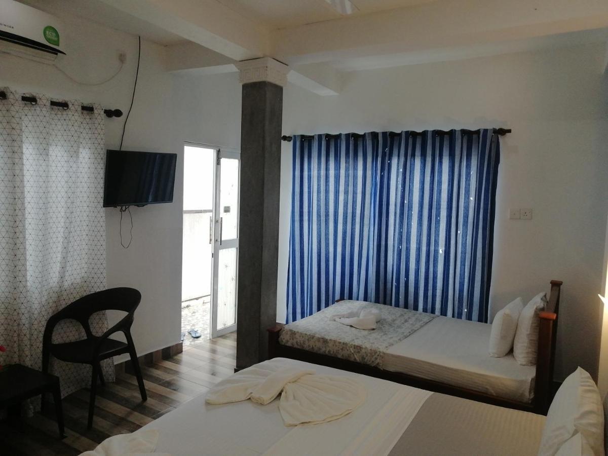 Le Petit Hotel & Restaurant Negombo Eksteriør billede