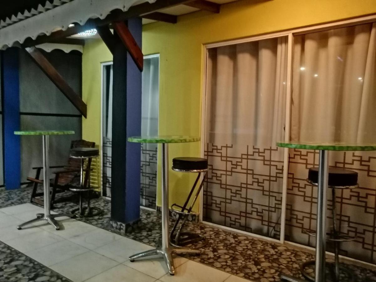 Le Petit Hotel & Restaurant Negombo Eksteriør billede
