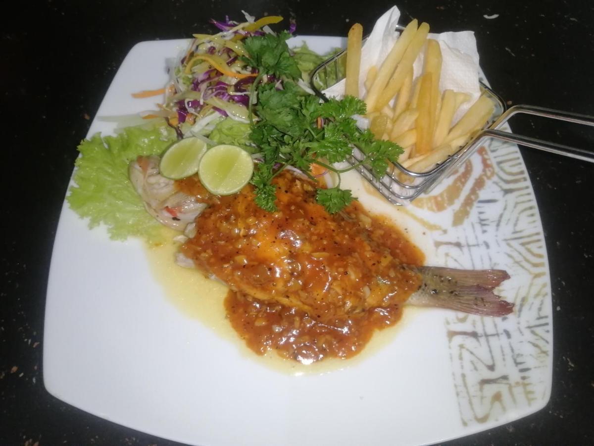 Le Petit Hotel & Restaurant Negombo Eksteriør billede